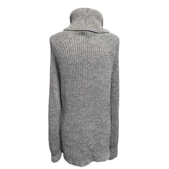 Banana Republic Oversized Italian Wool Turtleneck Sweater - Picture 4 of 5